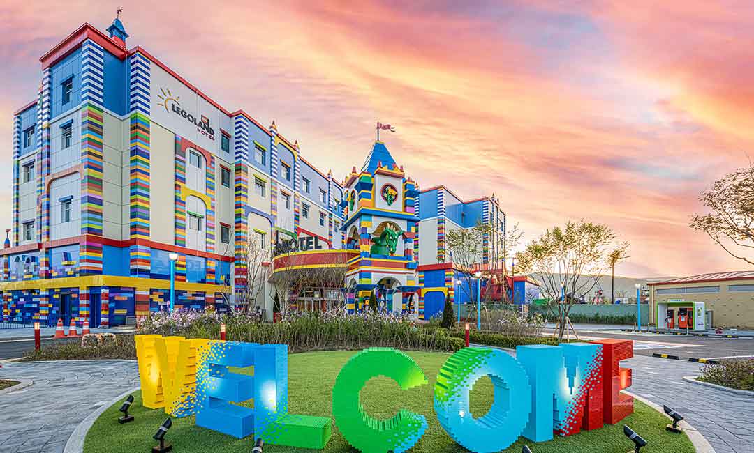 Legoland Korea Welcome sign made of coolurful lego